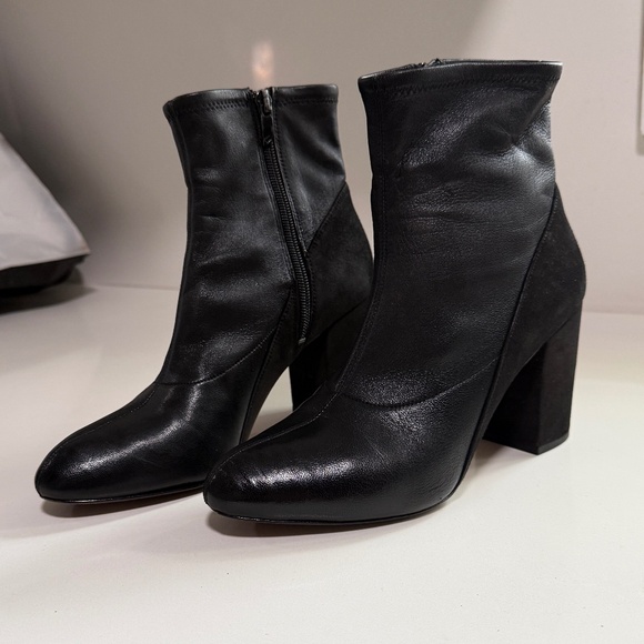 Via Spiga Daria Pointed Toe Boots - Picture 1 of 9